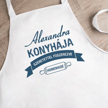 'Névre szóló' kötény