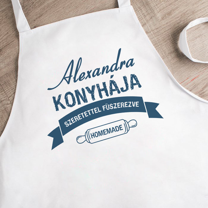 'Névre szóló' kötény