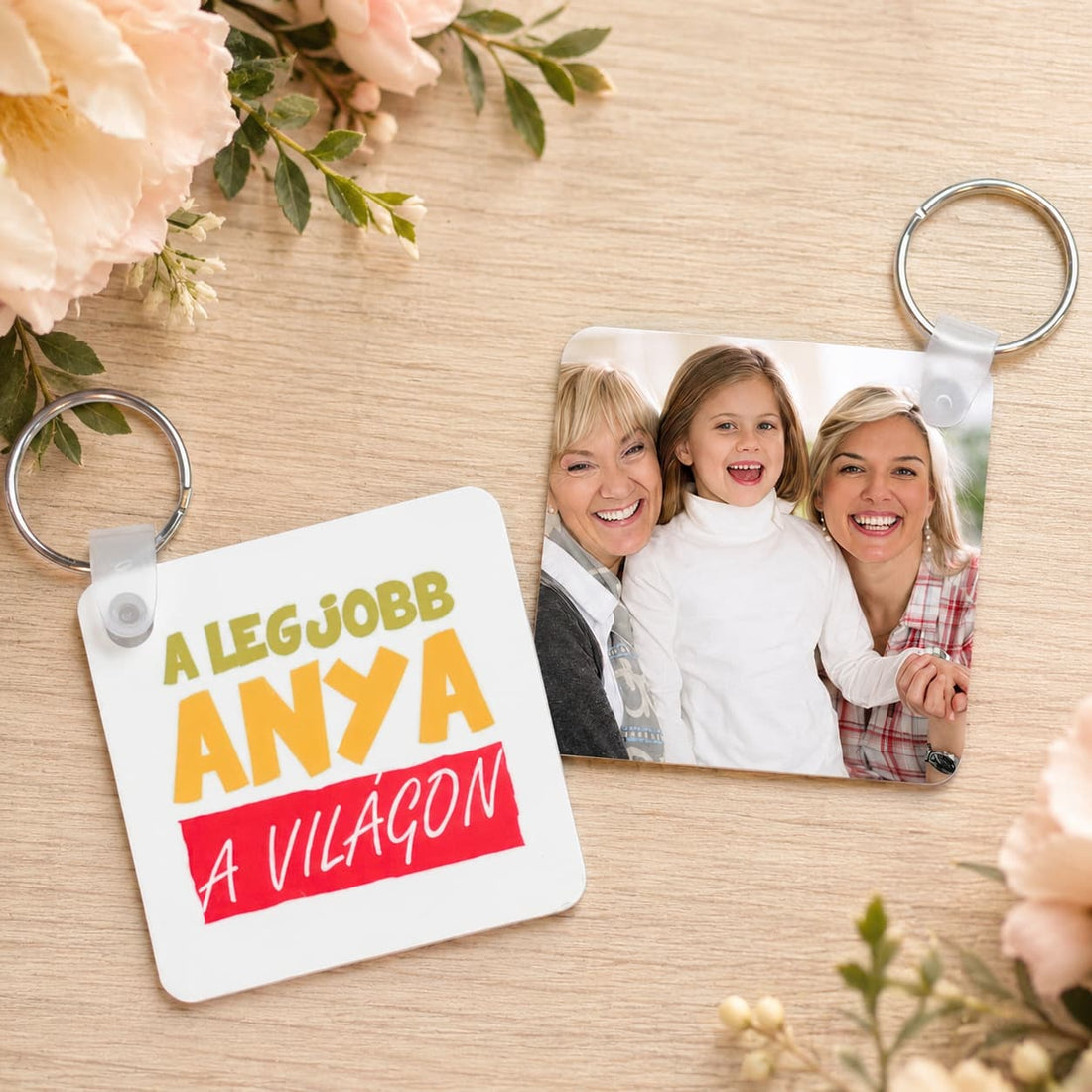 Egyedi fényképes kulcstartó „A legjobb anya a világon” felirattal. Megható, személyre szabható ajándék Anyák napjára, születésnapra vagy névnapra.