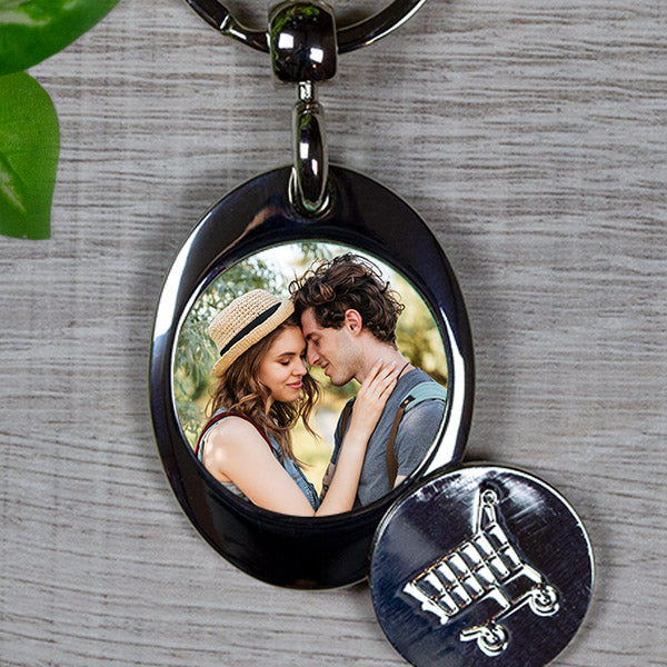 Egyedi fényképes fém kulcstartó bevásárlókocsi érmével – személyre szabható ajándék mágneses érmetartóval 2,9 cm