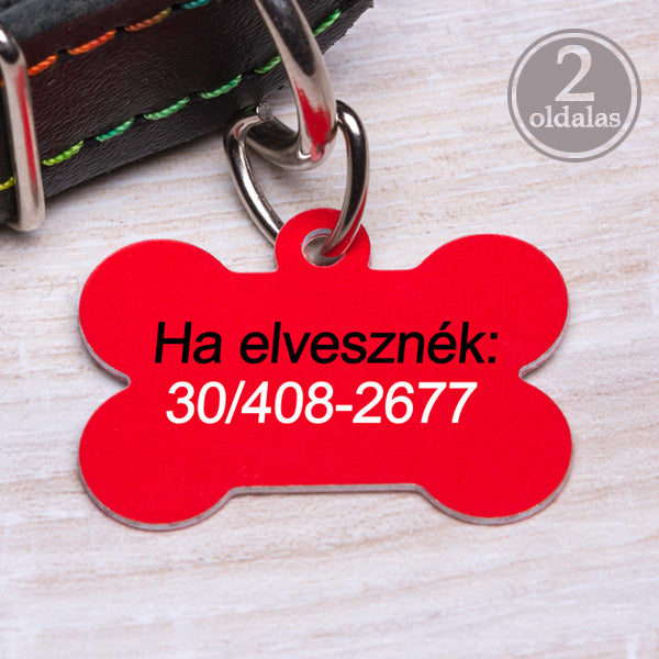 Kétoldalas piros csont alakú kutyabiléta előlapja „Helló, a nevem Pamacs” felirattal