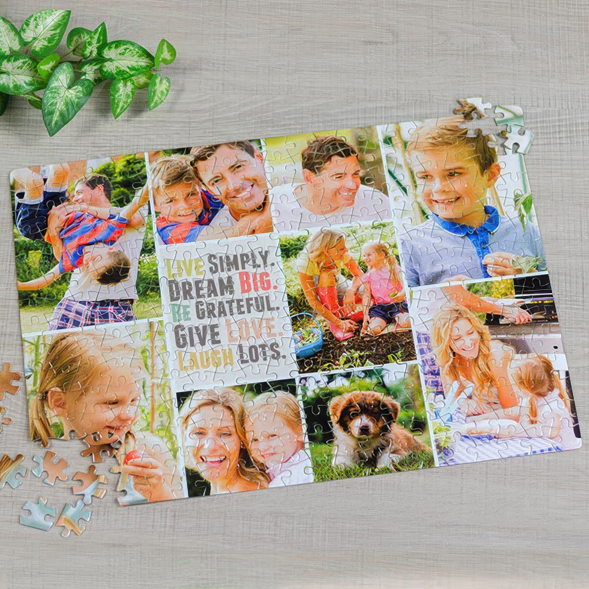 Egyedi fényképes kirakó 10 képpel, 192 darabos puzzle 29×40 cm méretben – személyre szabható ajándék családi emlékekkel