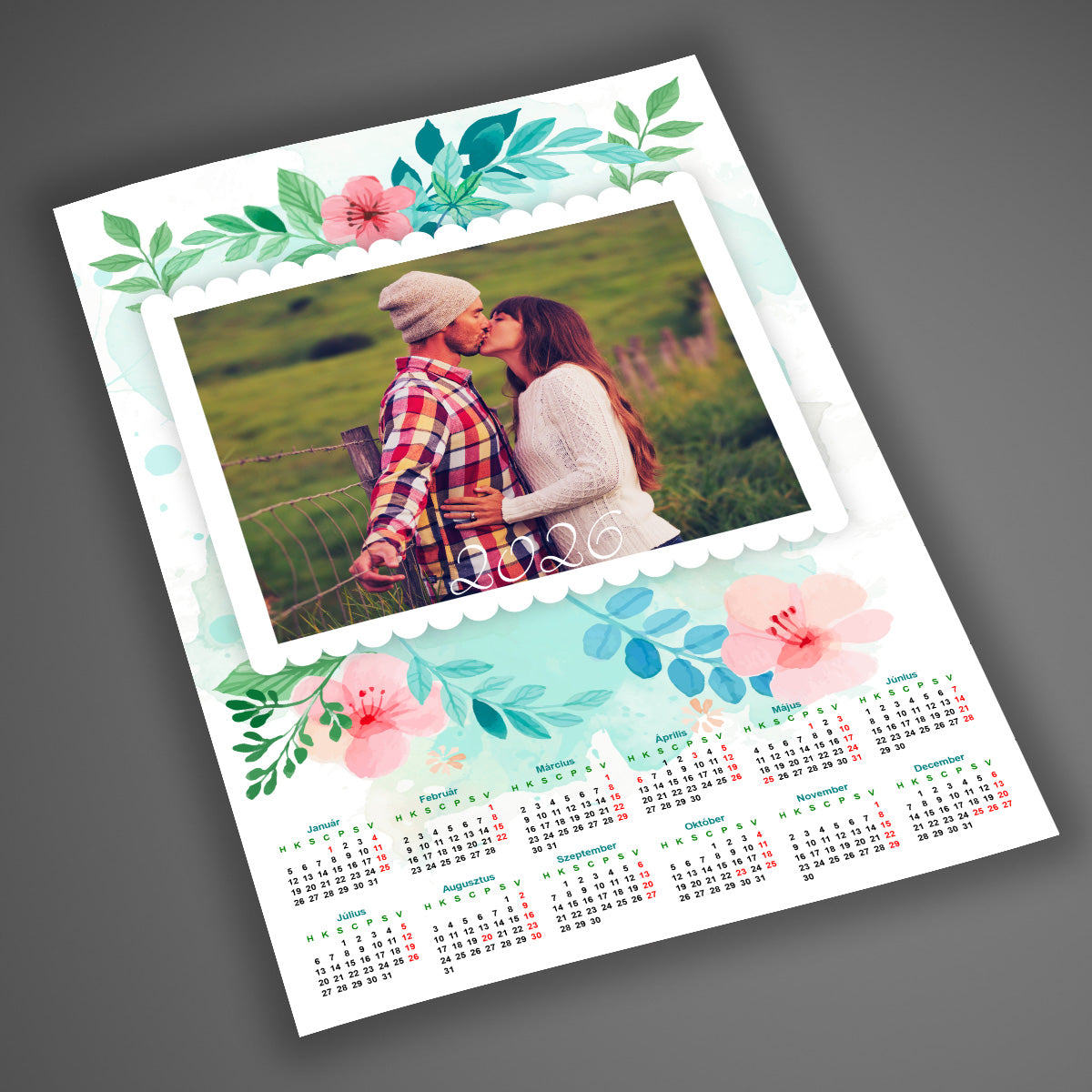 A4-es, laminált egyedi fényképes falinaptár 2026 romantikus virágos dizájnnal, klasszikus 1 lapos kivitelben, 12 hónappal, 1 cserélhető fotóval, ajándékba.