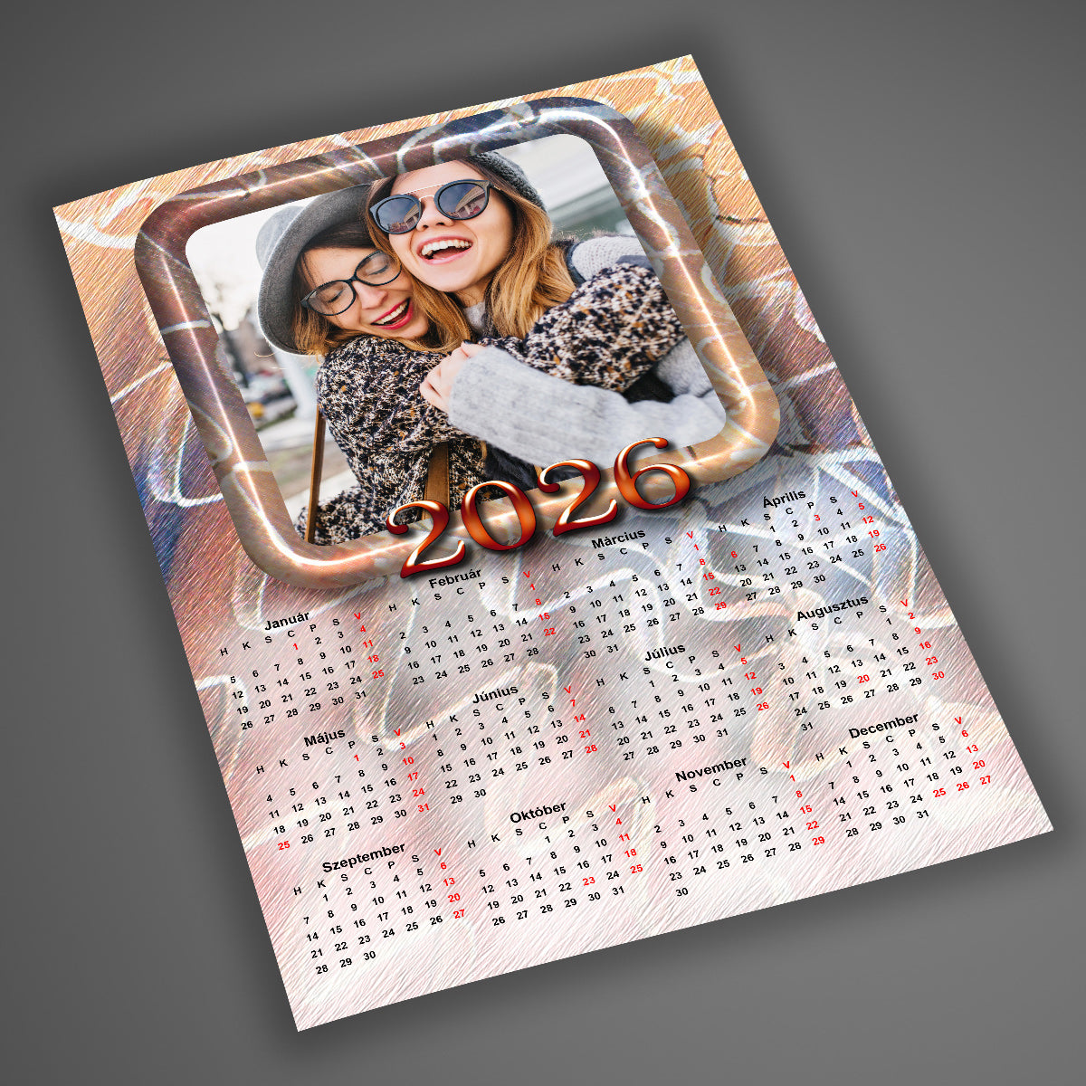 A4-es, laminált egyedi fényképes falinaptár 2026 trendi, modern, csillogó dizájnnal, klasszikus 1 lapos kivitelben, 12 hónappal és 1 cserélhető fotóval.