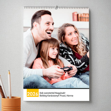 Személyre szabható, 13 lapos egyedi fényképes naptár saját képekkel, különleges ajándék egész évre.