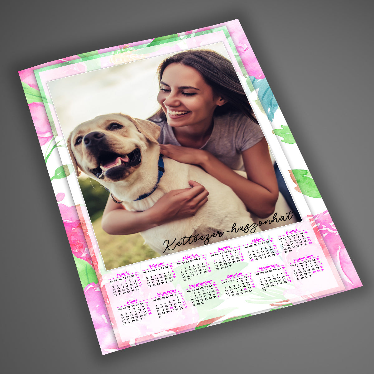 A4-es, laminált egyedi fényképes falinaptár 2026 letisztult, pasztell virágmintás háttérrel, klasszikus 1 lapos kivitelben, 12 hónappal és 1 cserélhető fotóval.