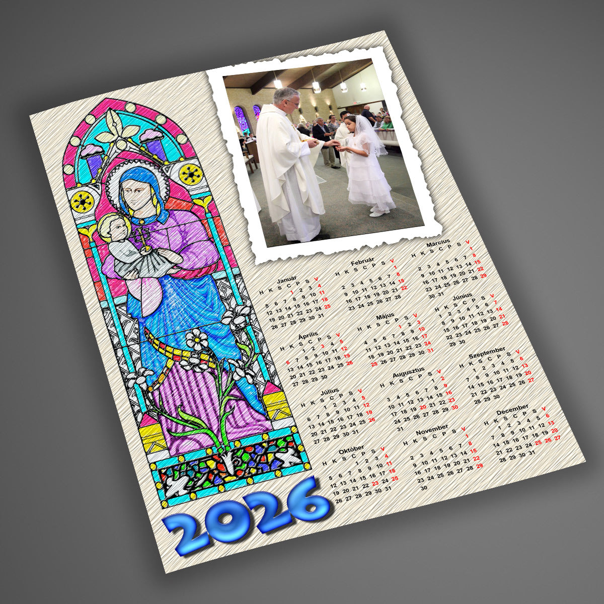 A4-es, laminált egyedi fényképes falinaptár 2026 egyházi, elsőáldozási hangulatú dizájnnal, klasszikus 1 lapos kivitelben, 12 hónappal és 1 cserélhető fotóval.