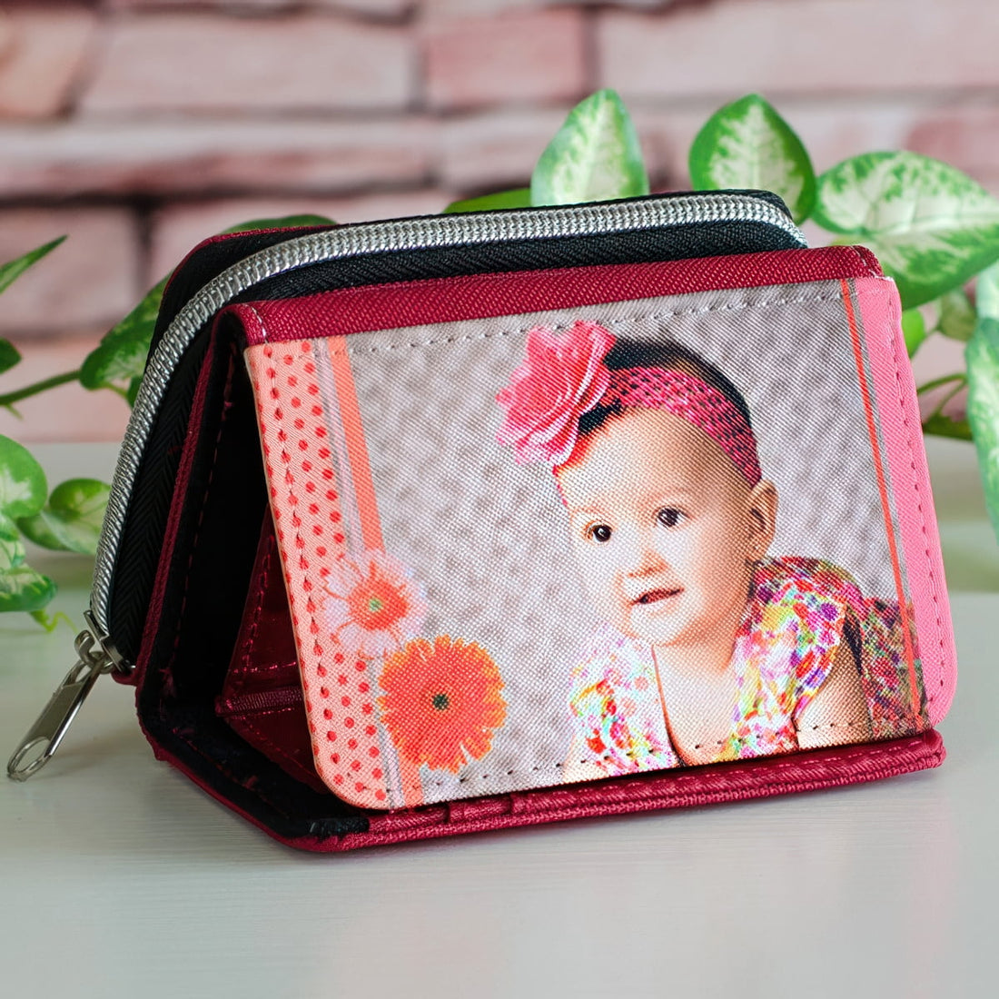 Virágmintás egyedi fényképes pénztárca saját fotóval – piros, cipzáras személyre szabott ajándék 117×85 mm