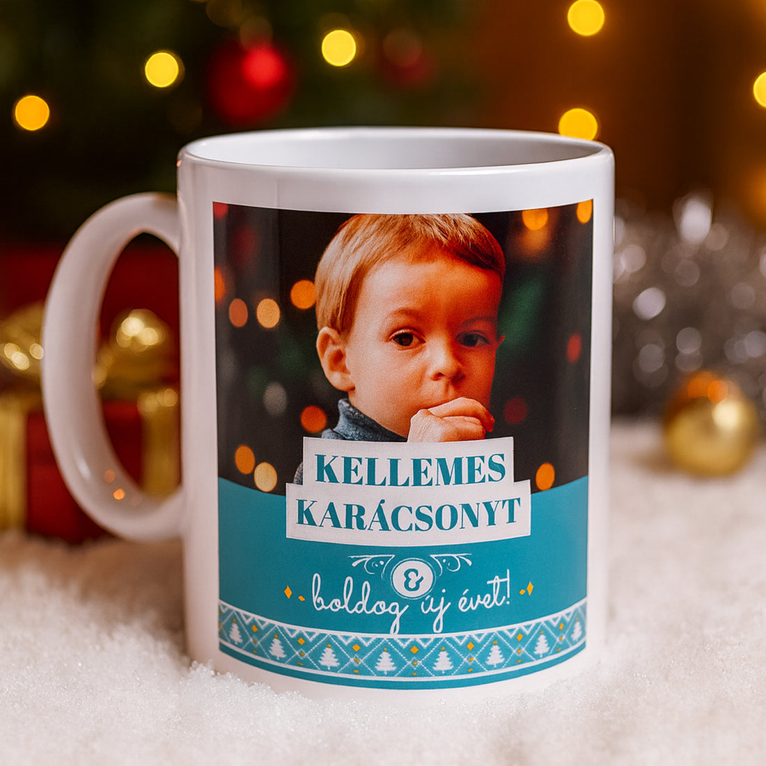 Karácsonyi fényképes bögre egy cserélhető fotóval, ‘Kellemes karácsonyt és boldog új évet!’ felirattal – meghitt ünnepi ajándék